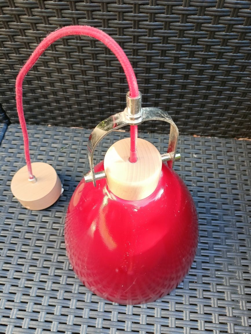 4 lampy czerwone ładne