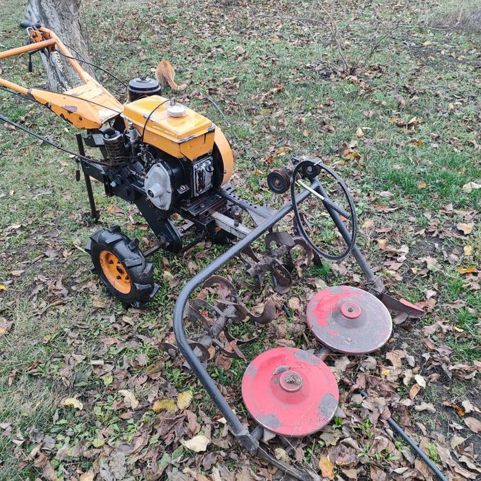 Продам мотоблок +комплект