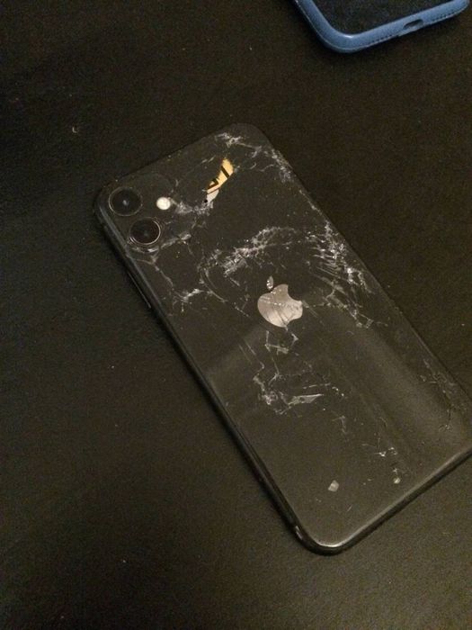 Продам iphone 11/64 GB