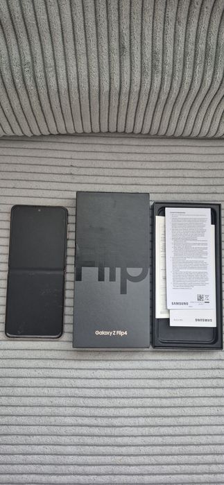 Samsung flip 4 stan idealny