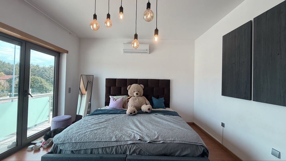 Cama da marca “Emma” com colchão emma hybrid 2mx2m