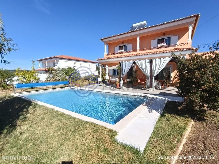 Linda moradia com piscina, garagem grande e vista, perto de A-Dos-Fran