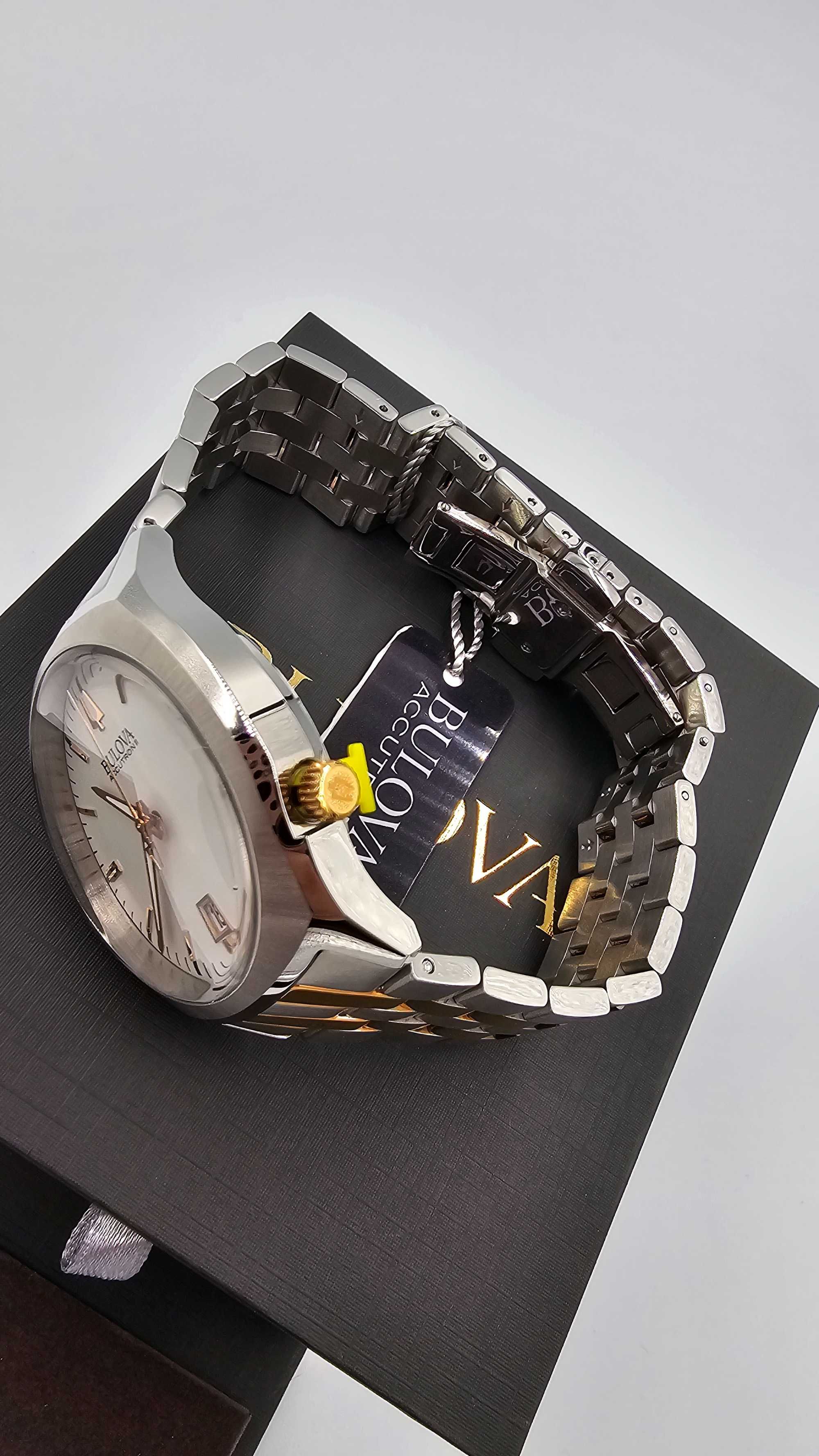 Bulova Accutron II Bikolor Srebrno-Złoty ~Piękny Kształt Koperty~