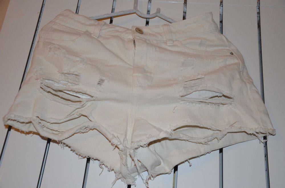 Kremowe szorty dżinsowe Denim&Co r. 36