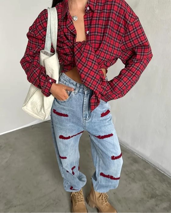 Джинсы клеш голубые с красными надписями палаццо широкие