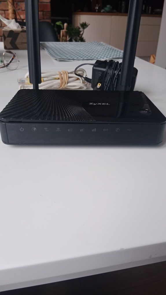 Router Zyxel LTE3311-Q222