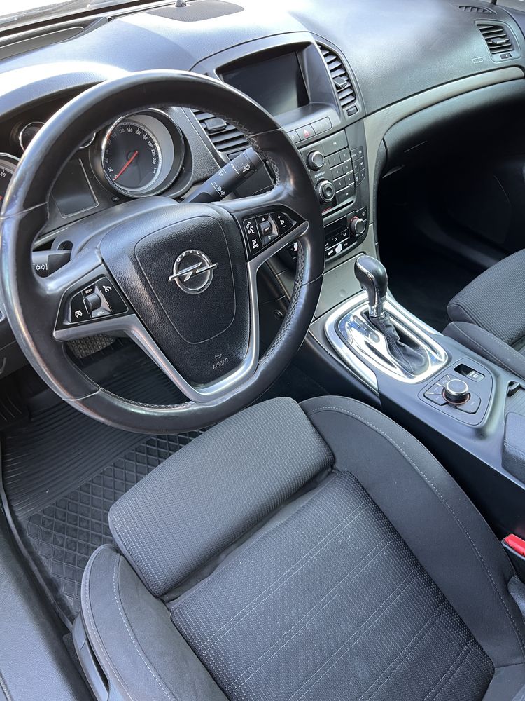 Insignia 2.0d autom bez wkladu  Zadbanan