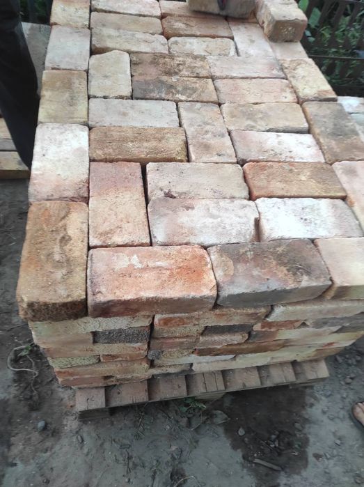 Цегла вогнетривка б/в, Ш 5 25 грн та пічна 8.50