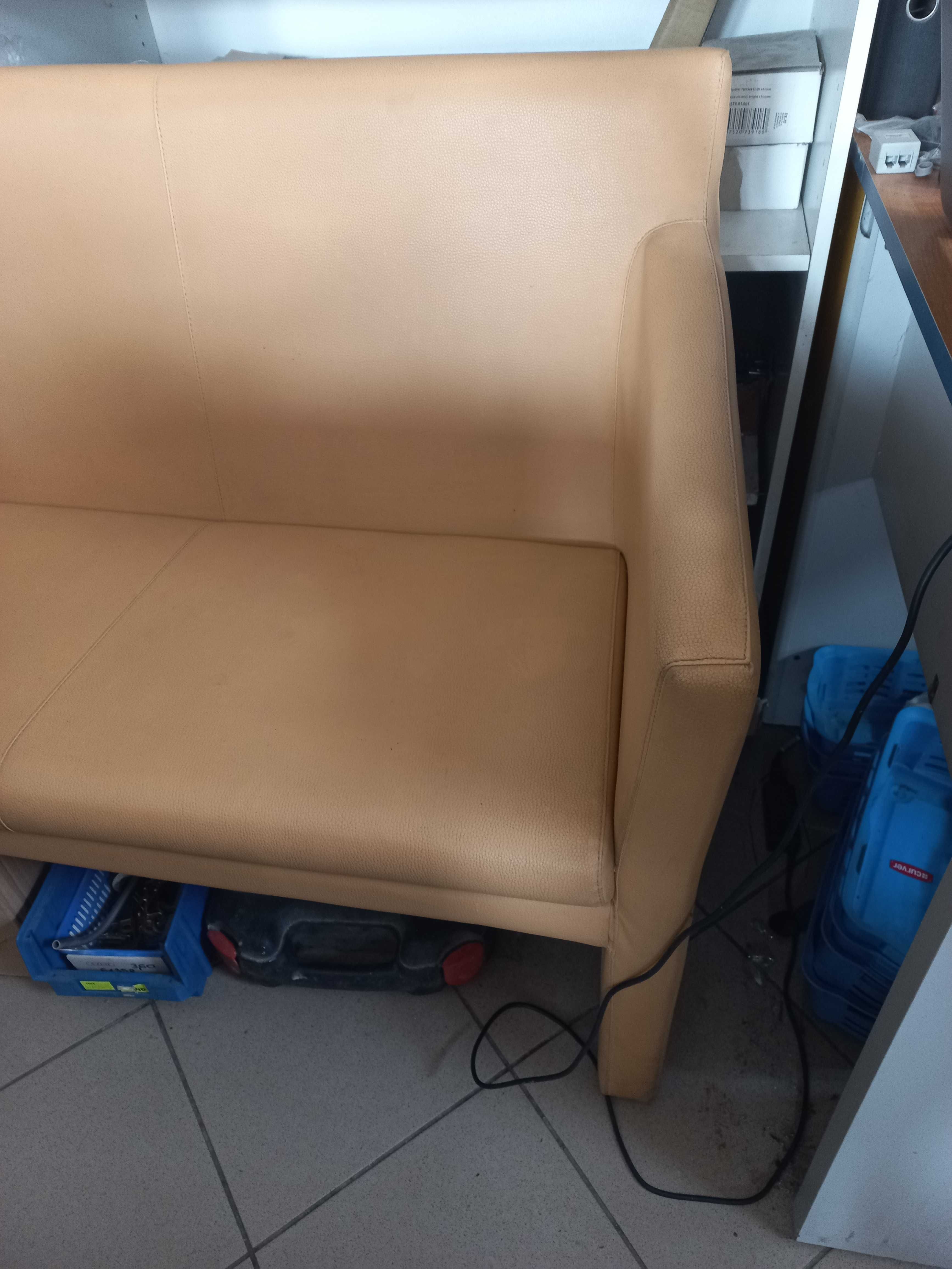 sofa beżowa nierozkładana super stan