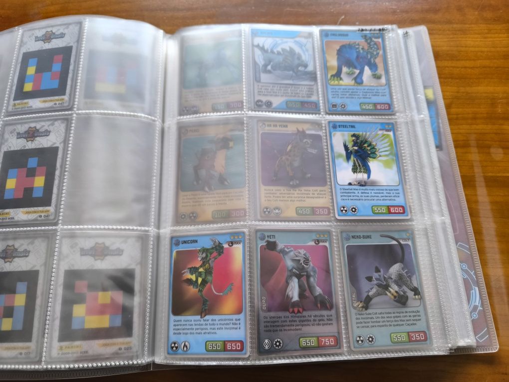Coleção invizimals Panini