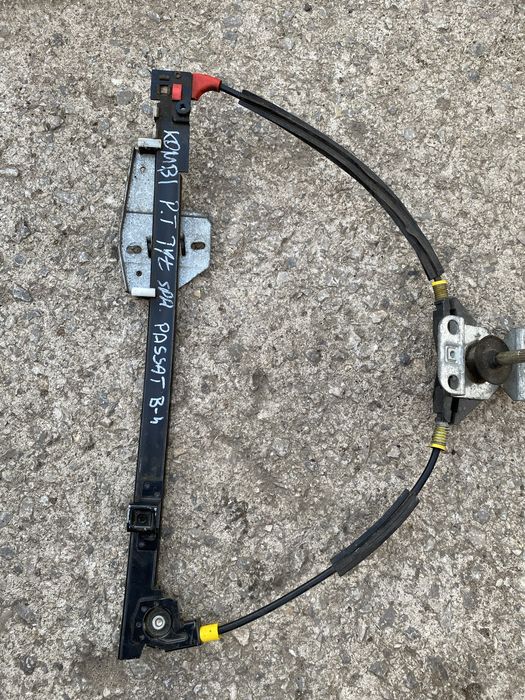 VW Passat B4 kombi mechanizm podnosnik prawy tyl