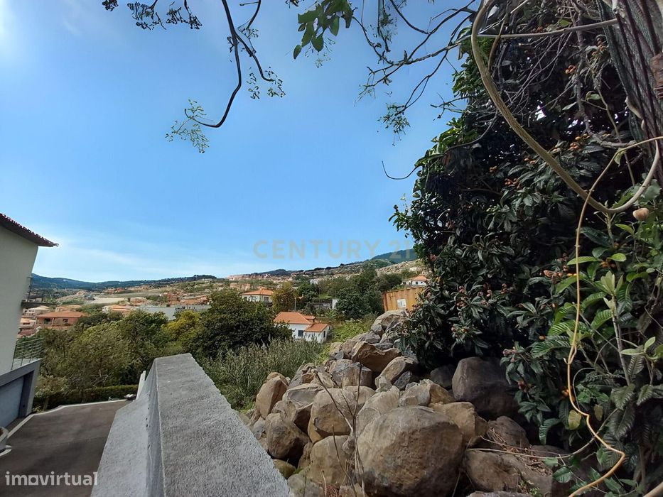 Terreno Urbano com Projeto Aprovado – São Roque, Funchal