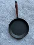 Skeppshult 28 cm nowa żeliwna patelnia