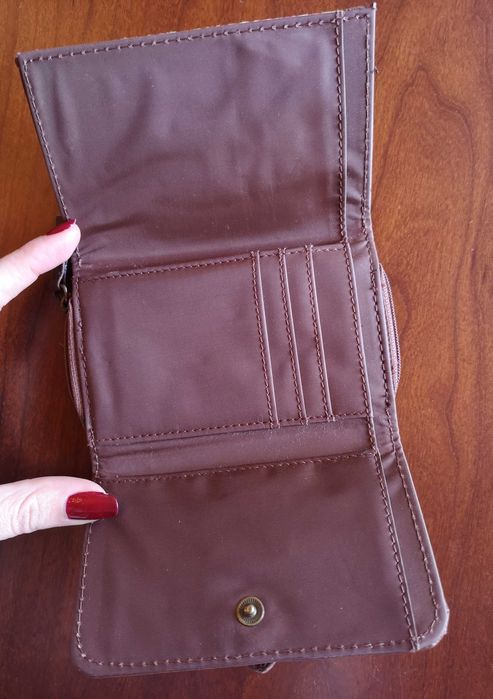 Carteira / Porta Moedas da Atmosphere - Castanho às Flores