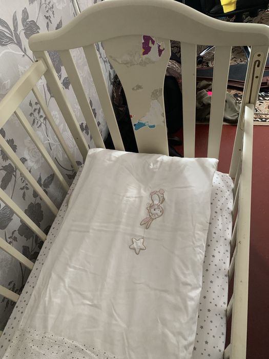 Дитяче ліжко маятник з матрасом та повним набором білизни