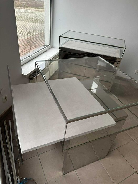 Szafy, witryny, szafki wystawowe, sklepowe glamour