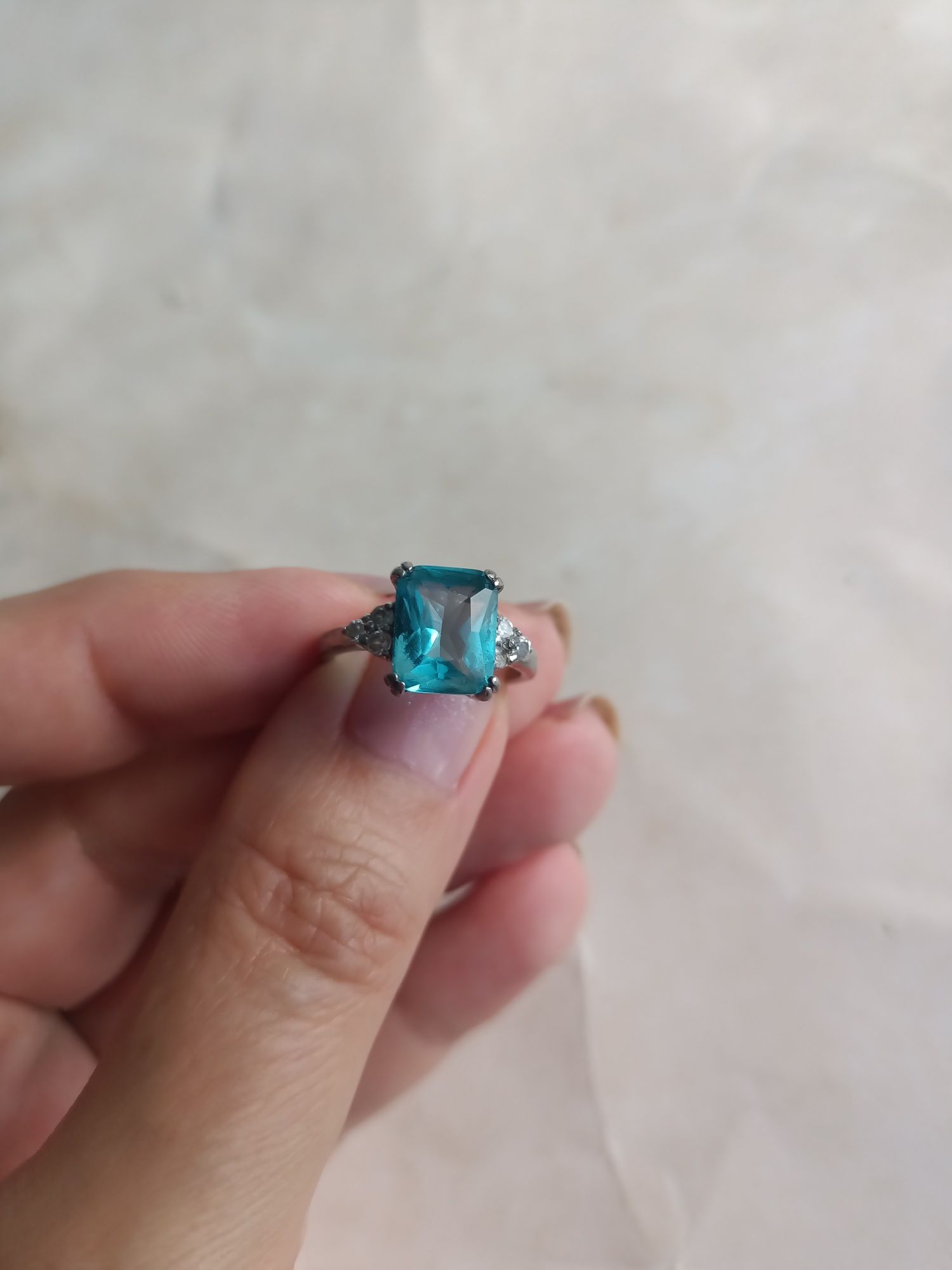 Серебряные кольца.