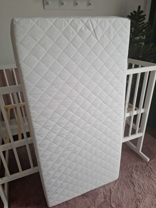 Łóżeczko-Kołyska z materacem i dodatkami