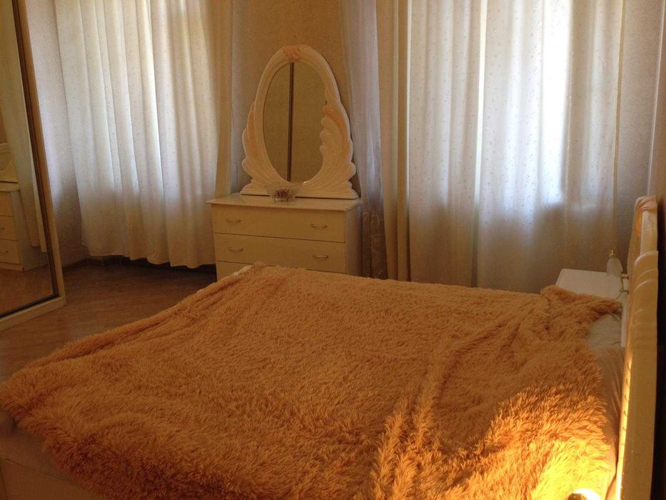 Центр міста. Горсад. Дерибасівська. Середній поверх. Ремонт. Меблі