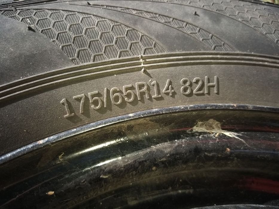 Продаю резину літню з дискам 4 колеса Rosava 175/65 R14