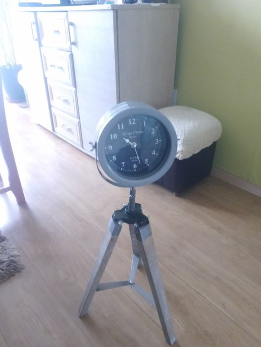 Zegar stojący loftowy