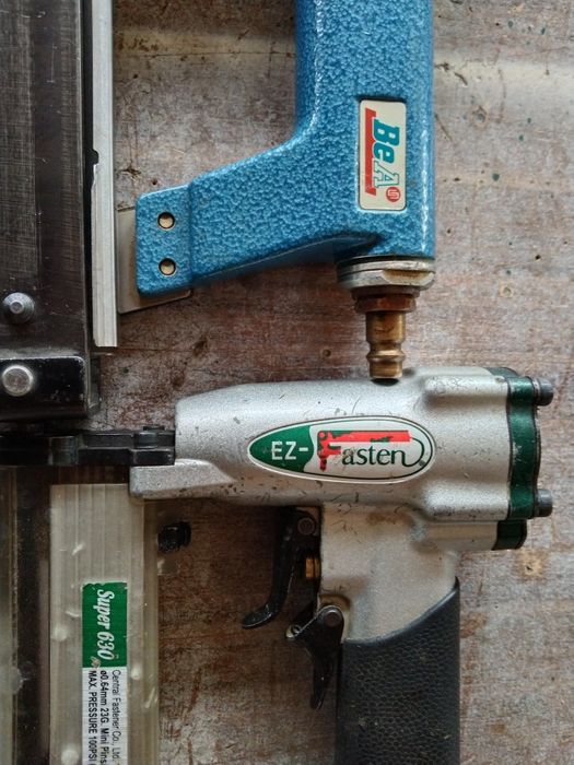 Цвяхозабивач пневматичний степлер на цвяхи штифти шпильки оригінал