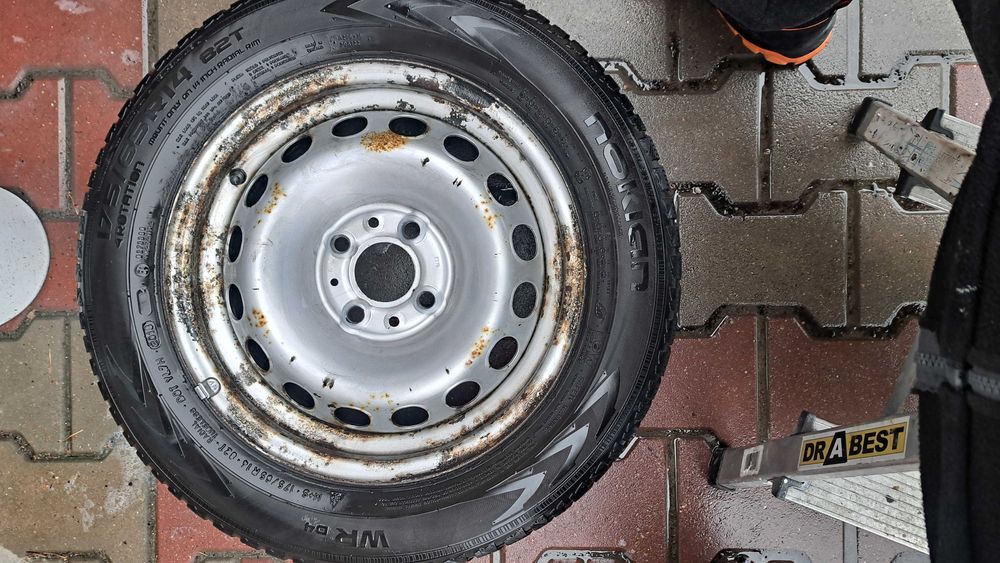 Koła wielosezonowe Ford KA Fiat 500 4x98 175/65r14 ET35 kpl.