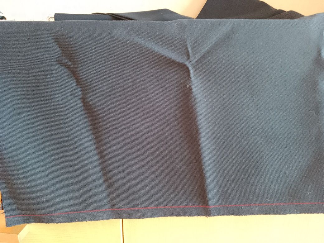 Granatowy kupon materiału, ubraniowe 1,20 x 1,55.