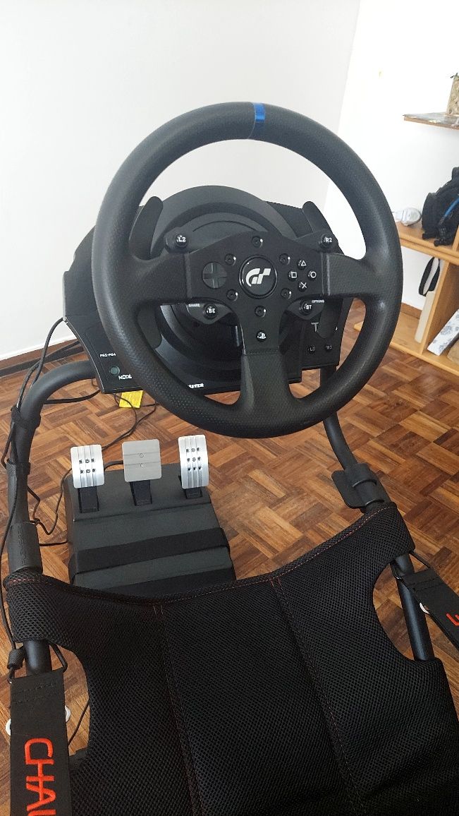 Gamer ' Volante cockpit trustmaster T300rsGt Playseat GT7