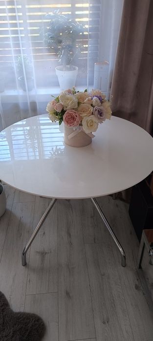 Stół okrągły biały