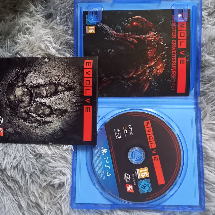 Ігри Ps4 FIFA  і Evilve