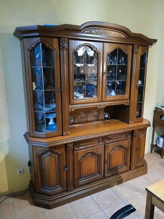 вітрина -буфет горіх