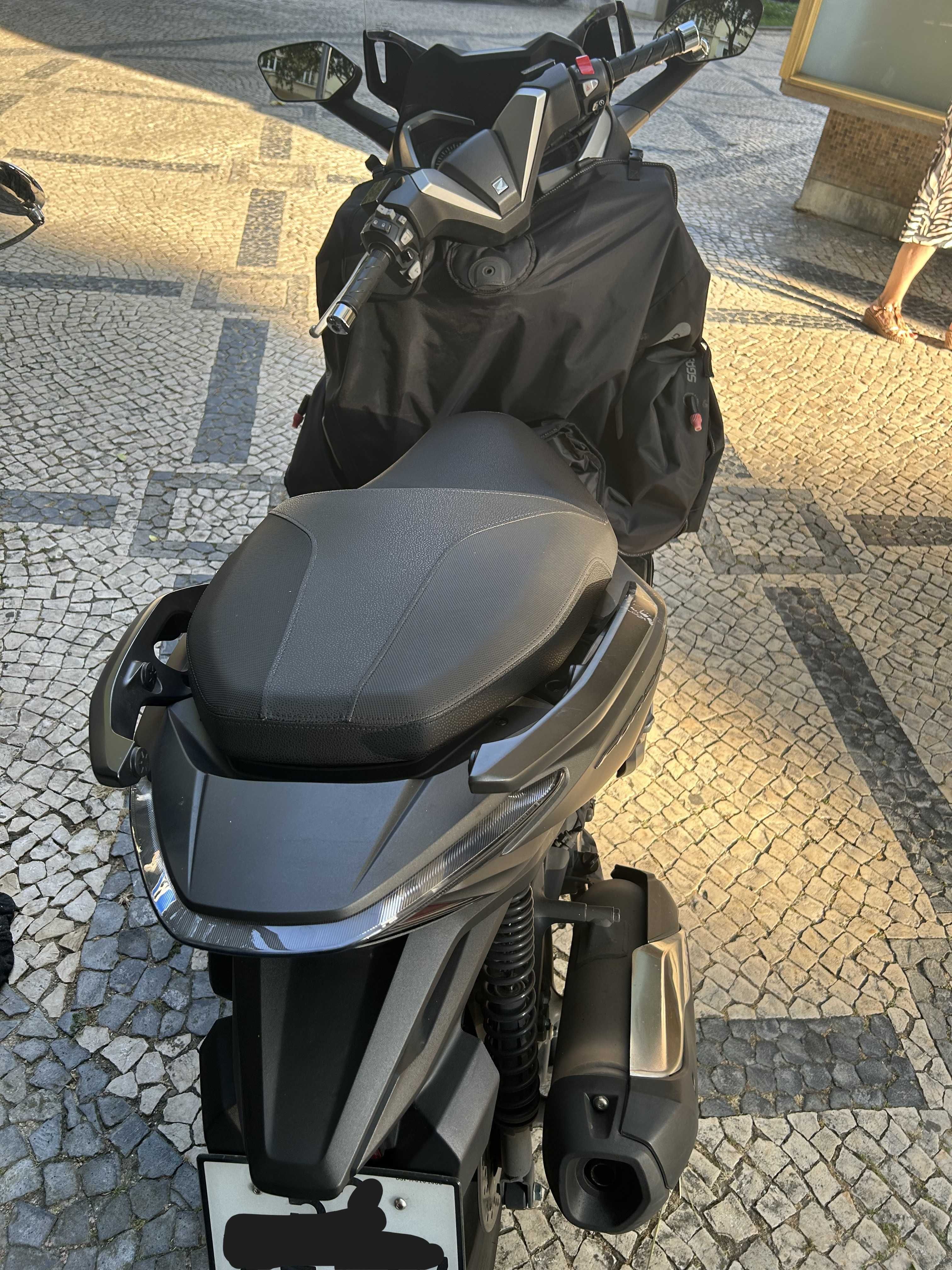 FORZA 300 / 2019
