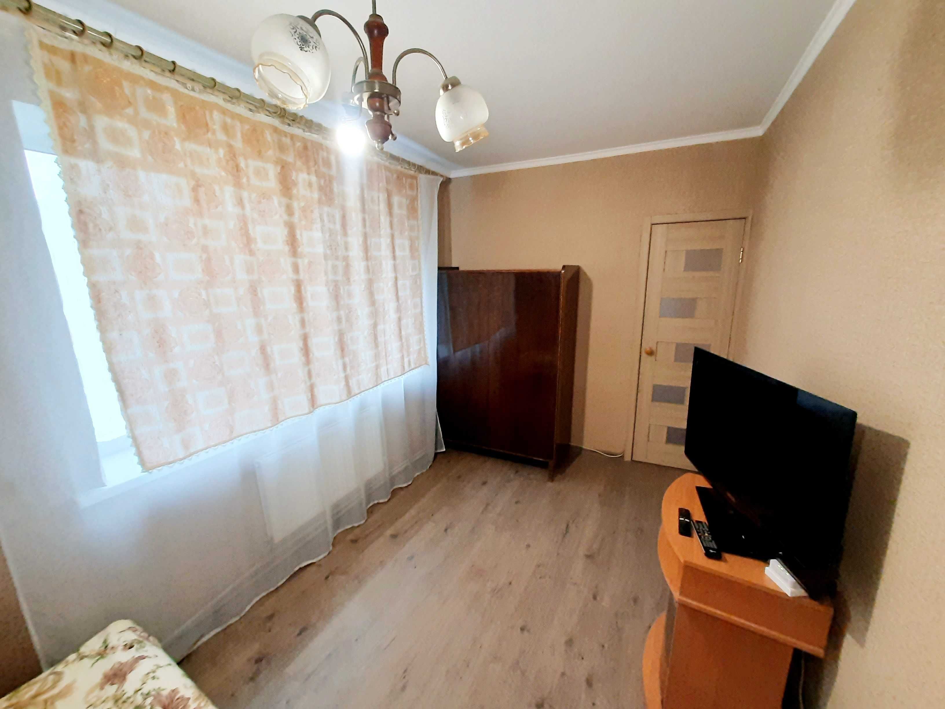 Продам 2-кім квартиру смт. Немішаєве вул. Південна заг. 44 м2 поверх 2