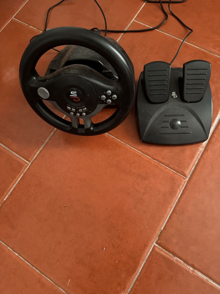 Playstaition 4 pro +volante e pedais + jogos
