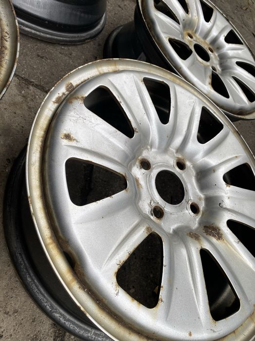 Felgi stalowe 5J15 ET39 Toyota Yaris III 4x100/54.1 komplet