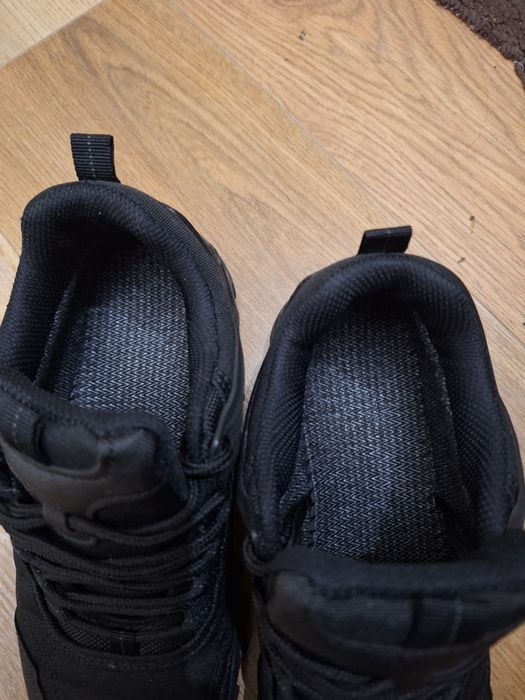 Водо відштовхуючі термо кросівки