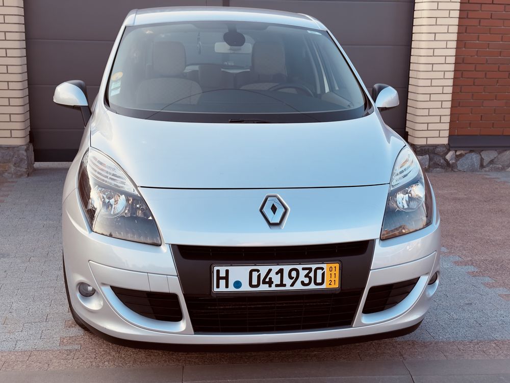 Renault Scenic 1,5 tdi  2010рік
