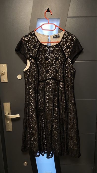 piękna koronkowa sukienka rozmiar 44