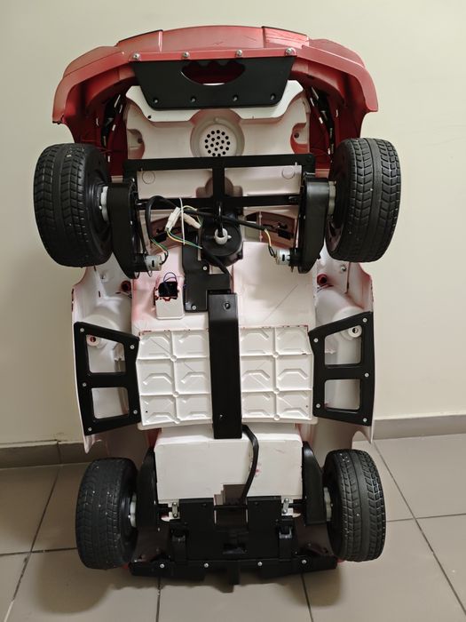 Продам машину на аккумуляторі M4700EBLRS-3