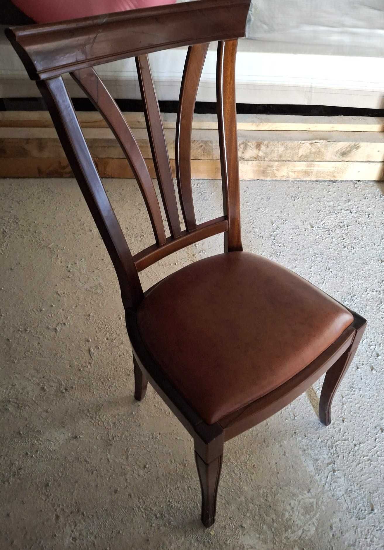 Conjunto de Mesa e 6 Cadeiras.