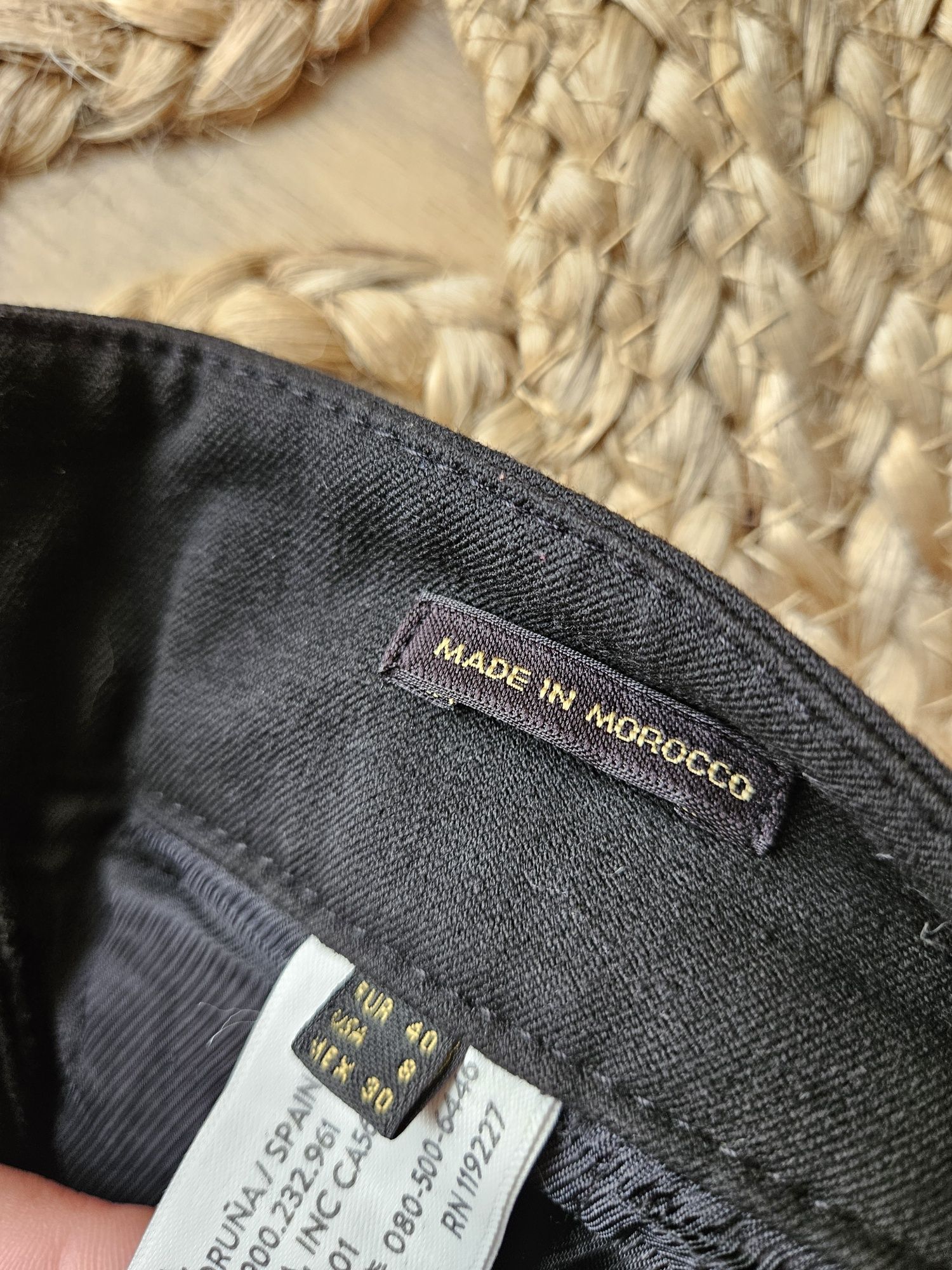 Czarne Proste Spodnie Damskie Massimo Dutti - Idealne do Eleganckich