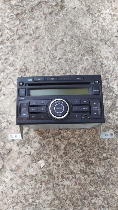 Штатна магнітола Nissan Juke