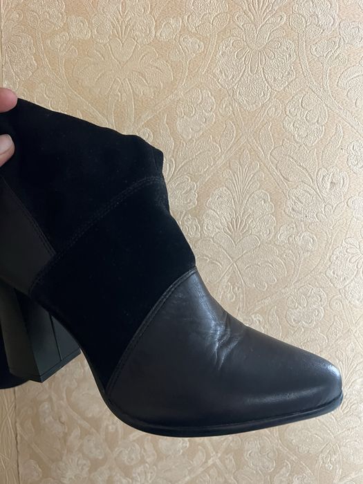 Жіночі сапоги на підборах