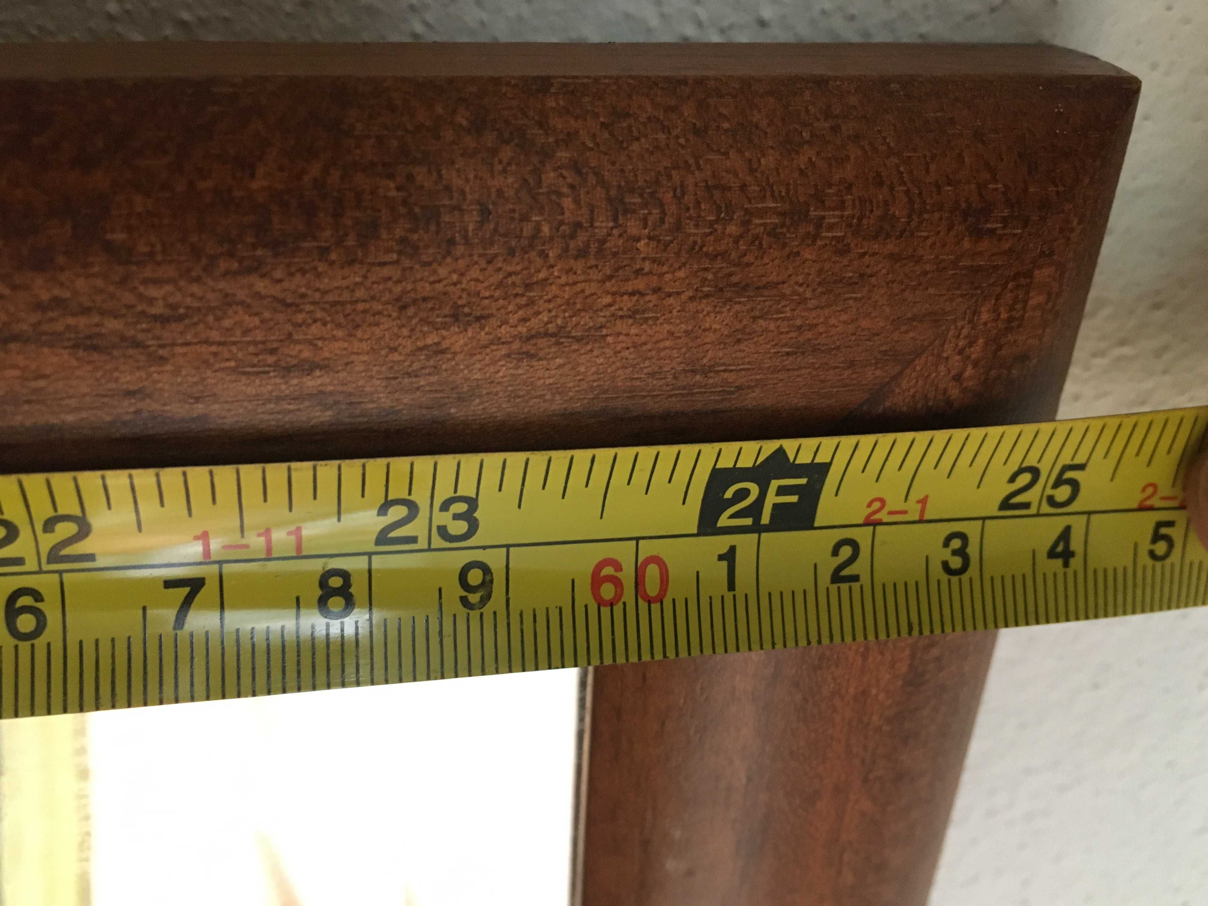 Espelho de decoração com moldura de faia feita à medida