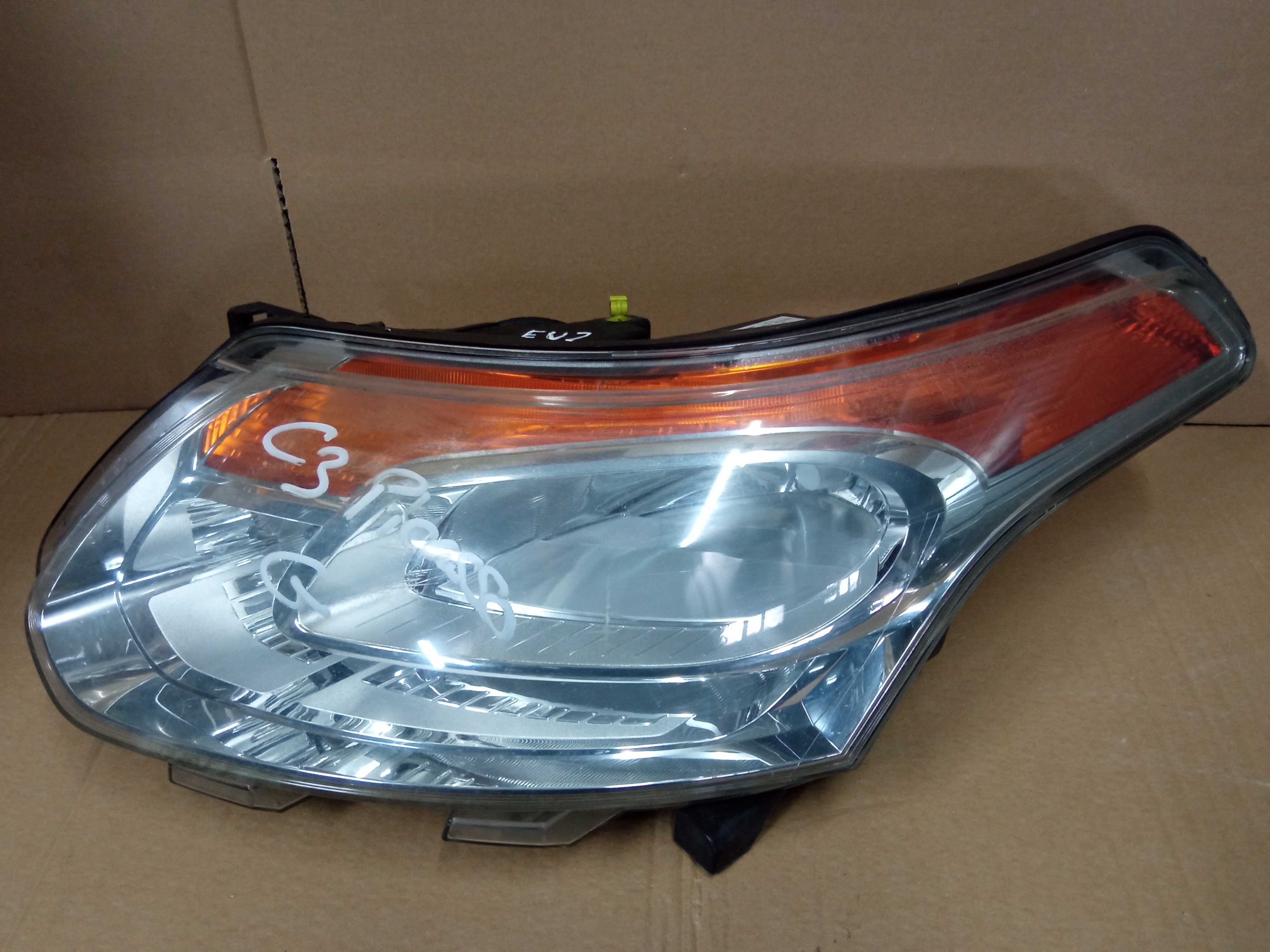 Lampa przednia lewa Citroen C3 Picasso 9681/873/980 Siedlce