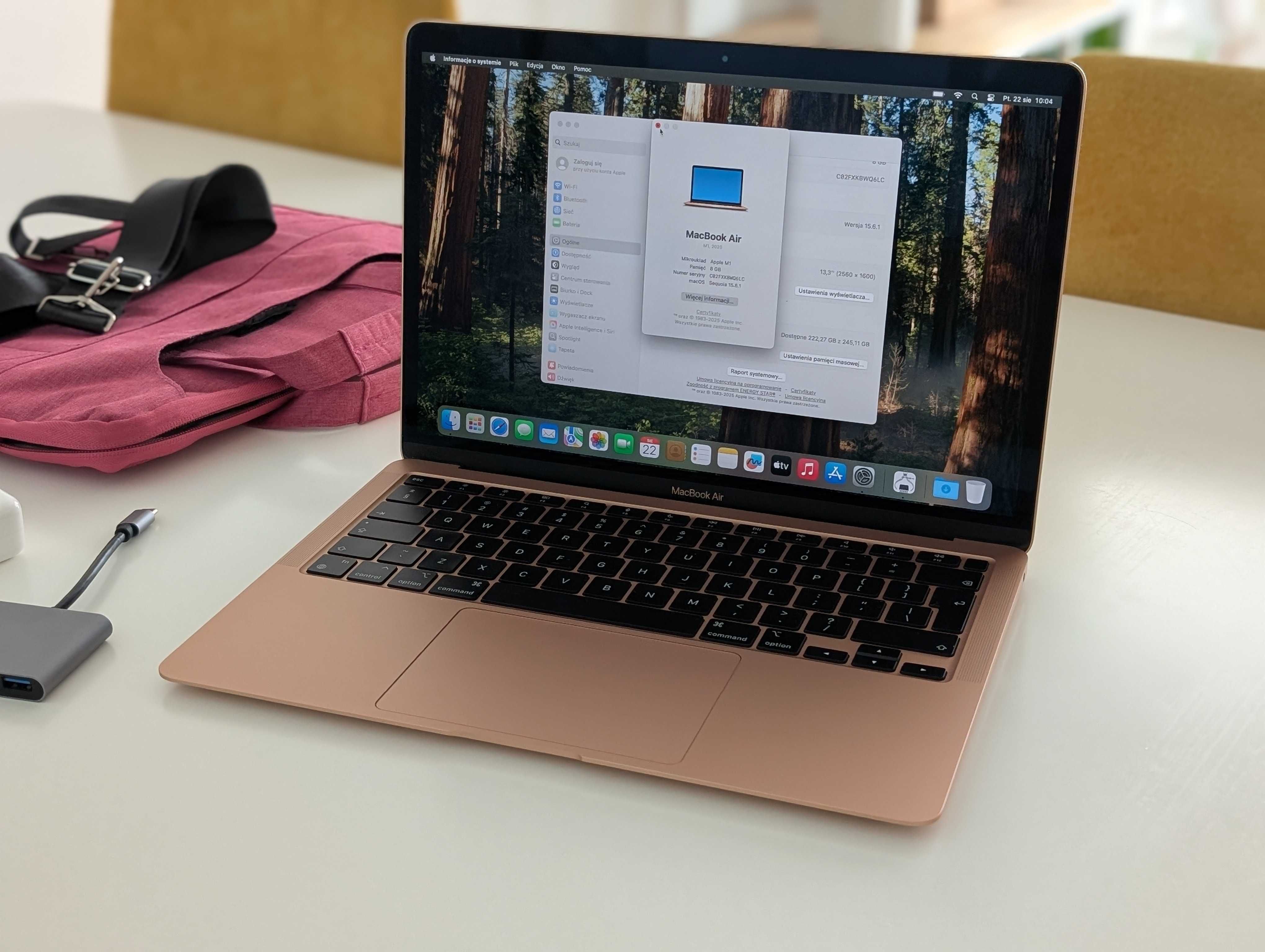 Apple MacBook Air M1 13,3" M1 8GB RAM - Stan idealny 99% + Etui + HUB
