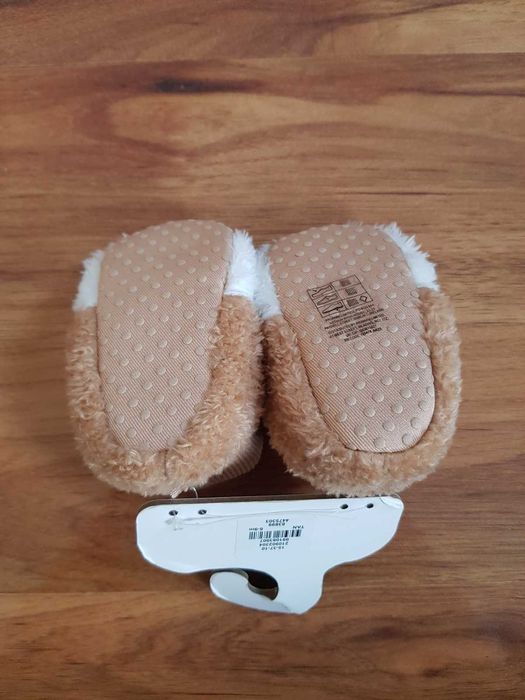 Kapcie ze skarpetowym ściągaczem reniferki renifery  6-9 rozmiar 18