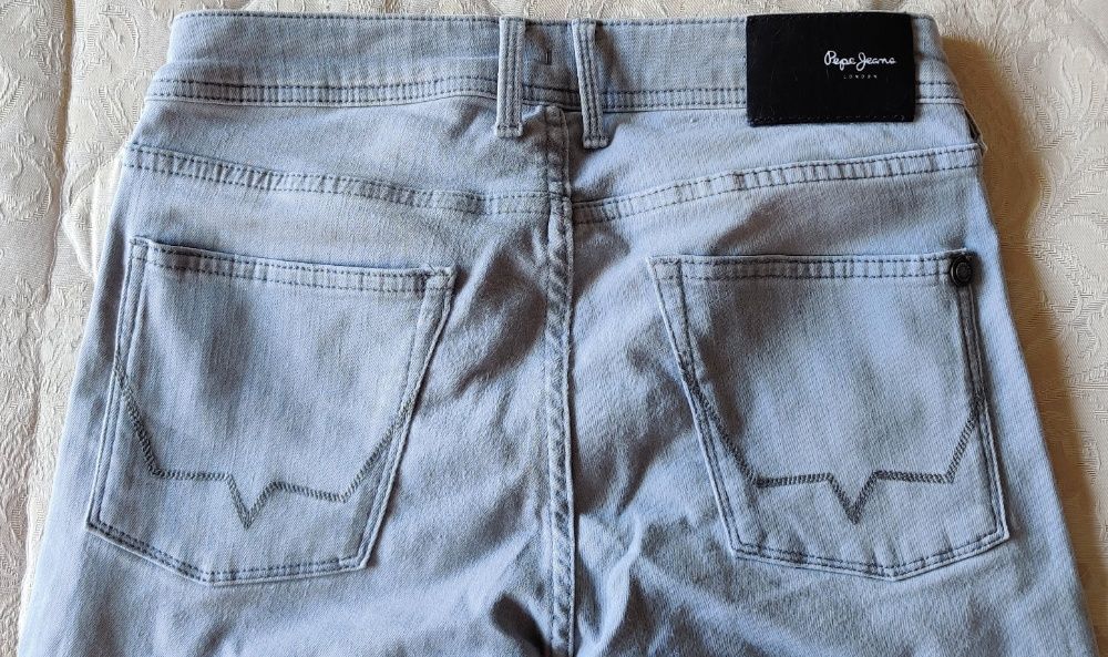 Jeans de rapaz marca Pepe Jeans