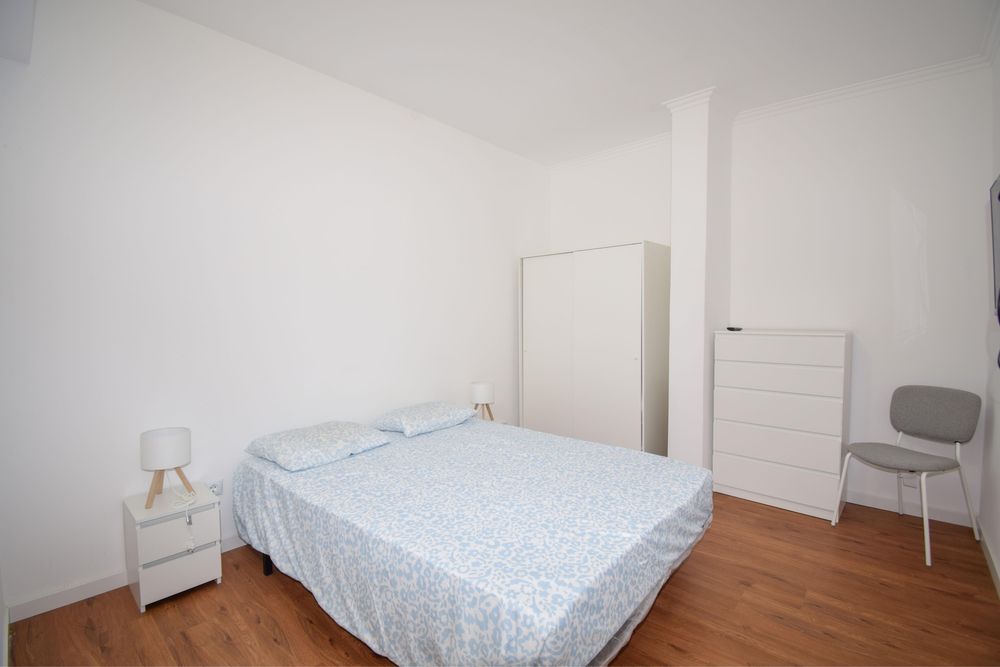 T3 Remodelado e mobilado - Atelier convertido em habitação